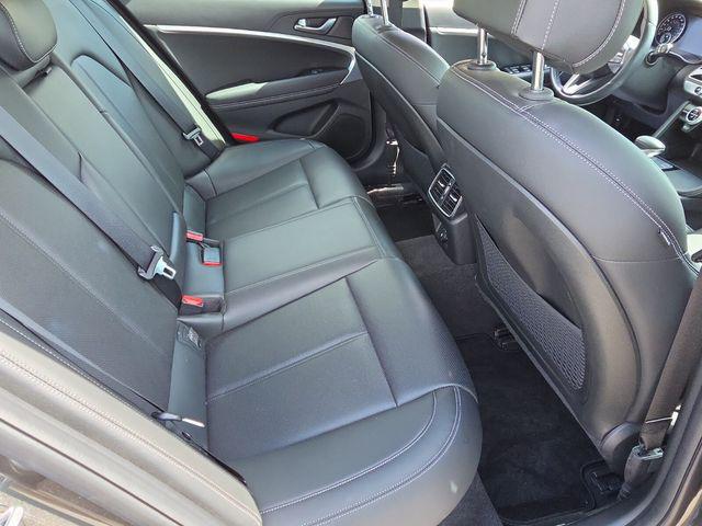 2023 Genesis G70 2.0T RWD