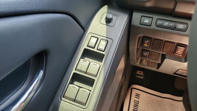 2025 Nissan Frontier Crew Cab SV 4x2