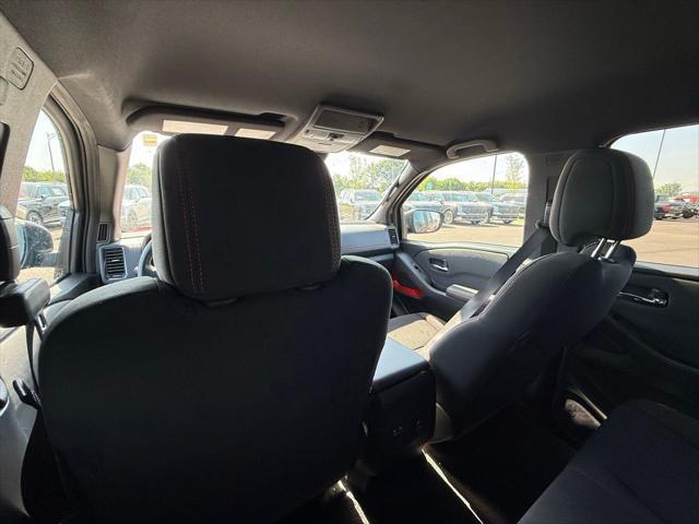 2024 Nissan Frontier Crew Cab PRO-X 4x2