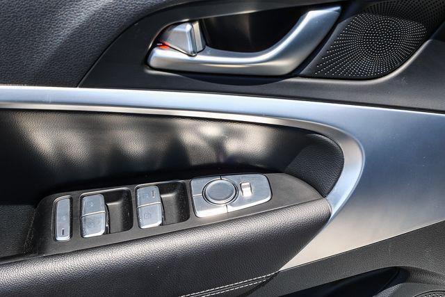 2022 Genesis G70 2.0T RWD