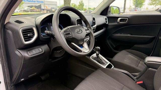 2023 Hyundai Venue SE
