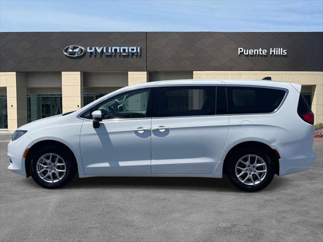 2023 Chrysler Voyager LX