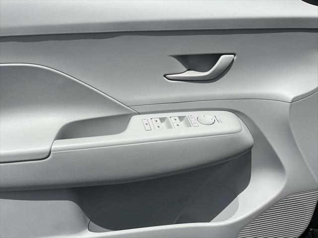 2025 Hyundai Kona SE