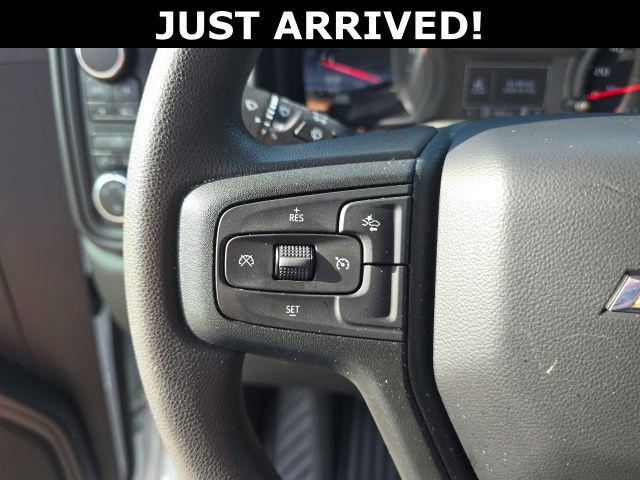 2024 Chevrolet Silverado 1500 4WD Crew Cab Short Bed Custom