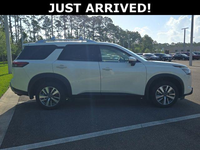 2023 Nissan Pathfinder SL 4WD