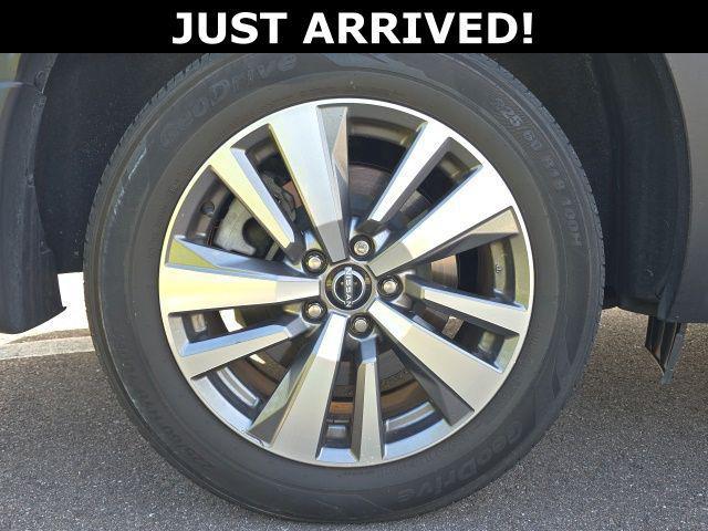 2023 Nissan Pathfinder SL 4WD