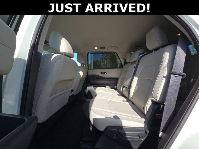 2023 Nissan Pathfinder SL 4WD