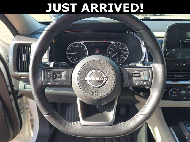 2023 Nissan Pathfinder SL 4WD