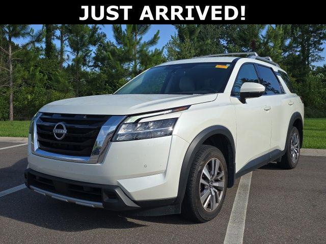 2023 Nissan Pathfinder SL 4WD