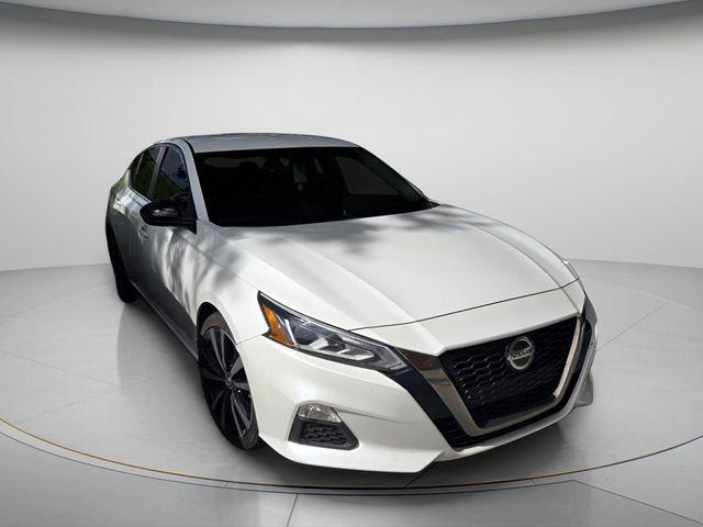 2022 Nissan Altima SR FWD