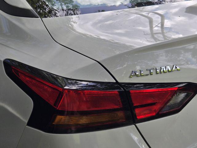 2022 Nissan Altima SR FWD