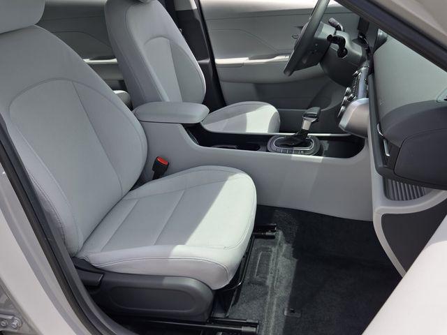 2025 Hyundai Kona SE