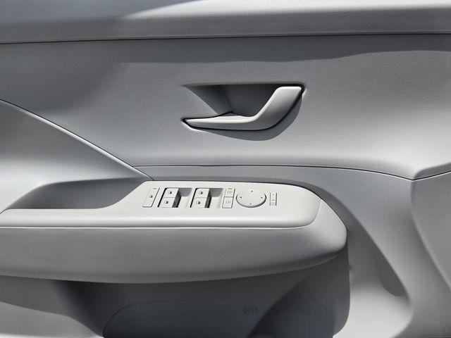 2025 Hyundai Kona SE