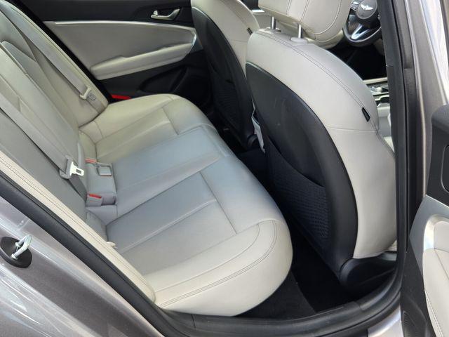 2023 Genesis G70 2.0T RWD