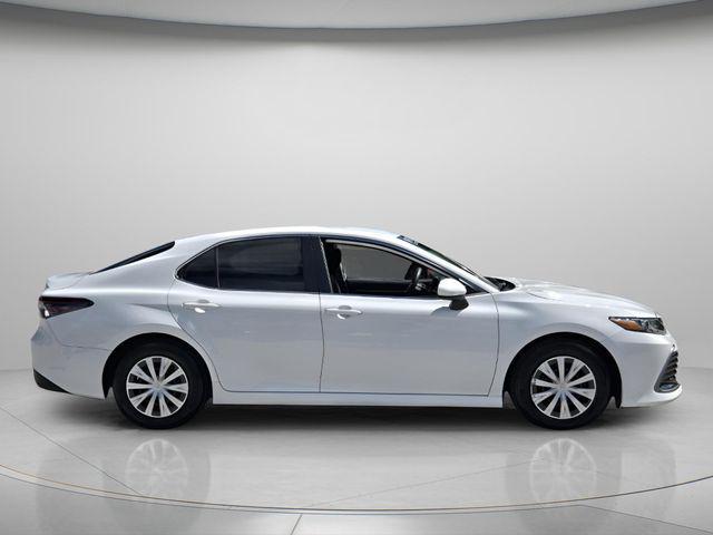 2022 Toyota Camry LE Hybrid