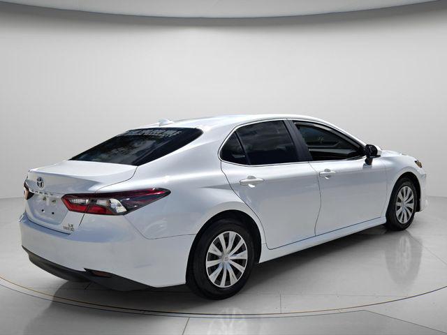 2022 Toyota Camry LE Hybrid