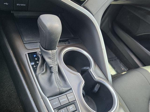 2022 Toyota Camry LE Hybrid