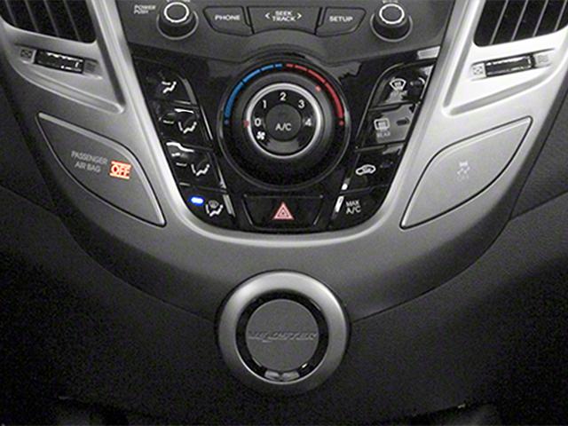2013 Hyundai Veloster Base w/Black