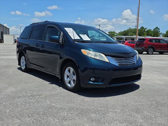 2012 Toyota Sienna LE V6 8 Passenger
