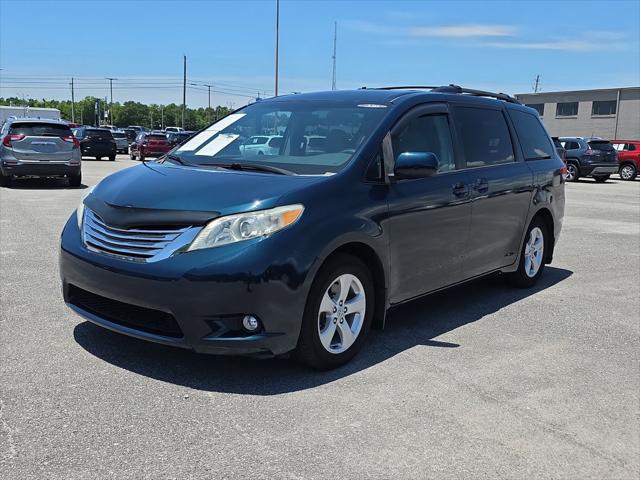 2012 Toyota Sienna LE V6 8 Passenger