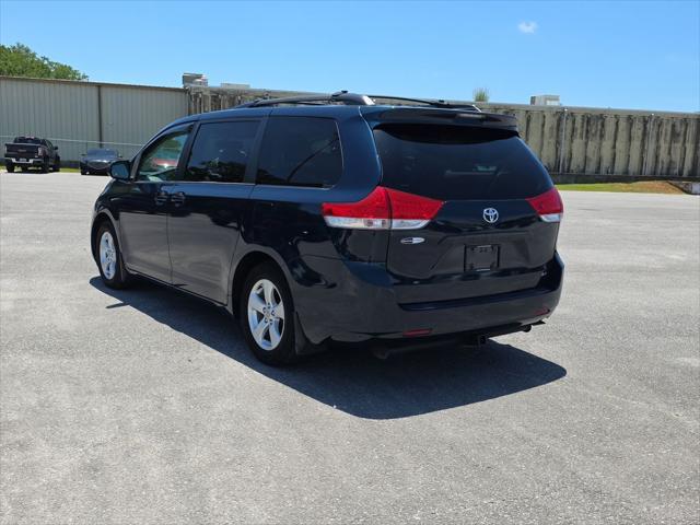 2012 Toyota Sienna LE V6 8 Passenger