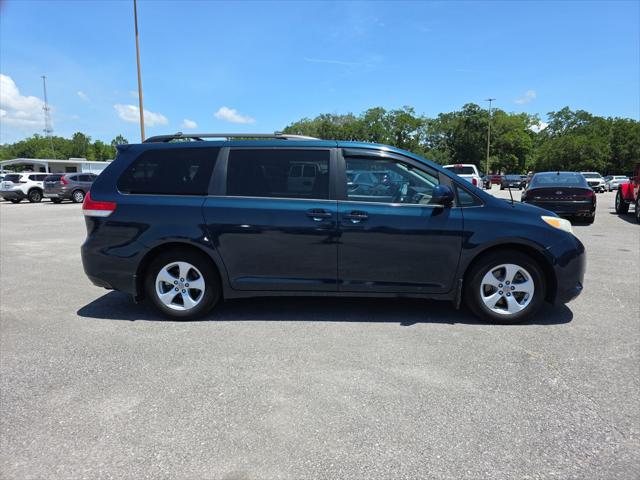 2012 Toyota Sienna LE V6 8 Passenger