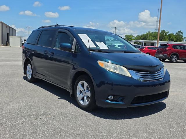 2012 Toyota Sienna LE V6 8 Passenger