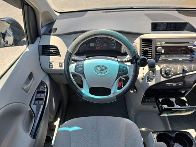 2012 Toyota Sienna LE V6 8 Passenger
