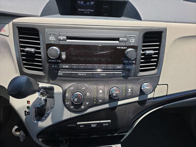 2012 Toyota Sienna LE V6 8 Passenger