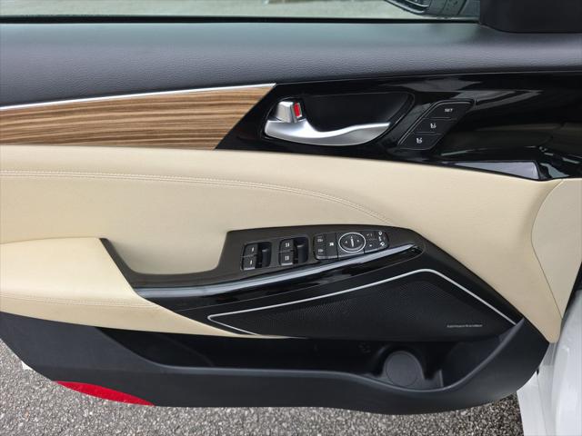 2018 Kia Cadenza Technology