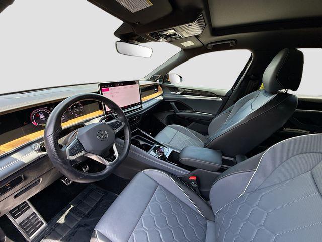 2025 Volkswagen Tiguan 2.0T SEL R-Line