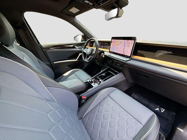 2025 Volkswagen Tiguan 2.0T SEL R-Line