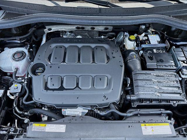 2025 Volkswagen Tiguan 2.0T SEL R-Line