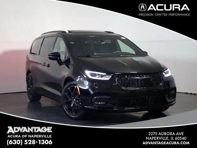 2025 Chrysler Pacifica Limited for sale in Naperville, IL