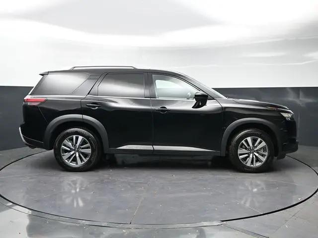 2025 Nissan Pathfinder SL FWD