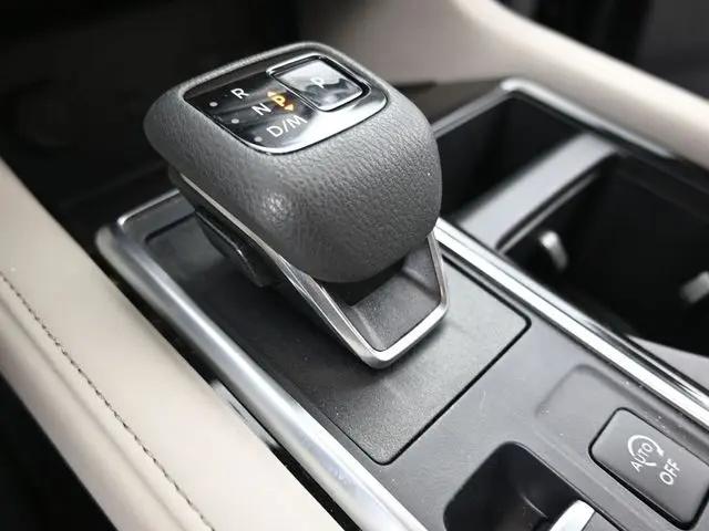 2025 Nissan Pathfinder SL FWD
