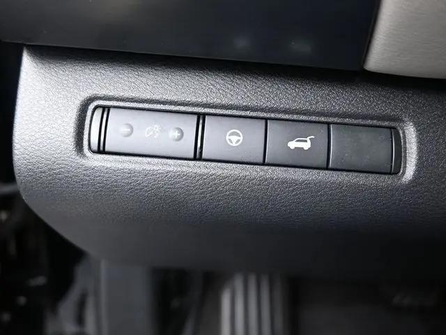 2025 Nissan Pathfinder SL FWD