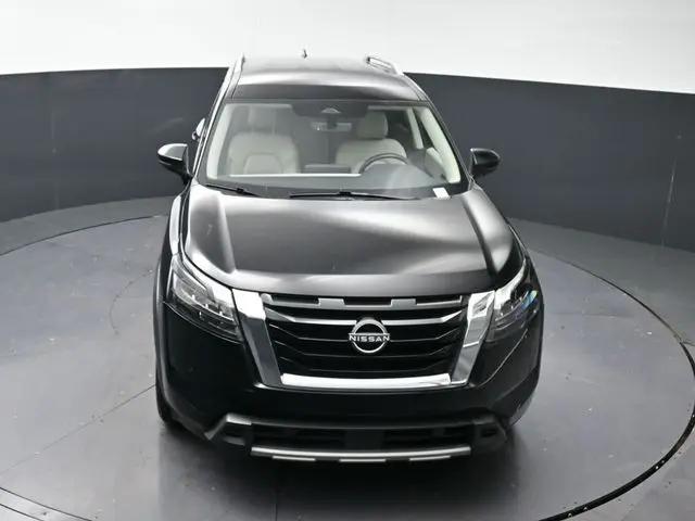 2025 Nissan Pathfinder SL FWD