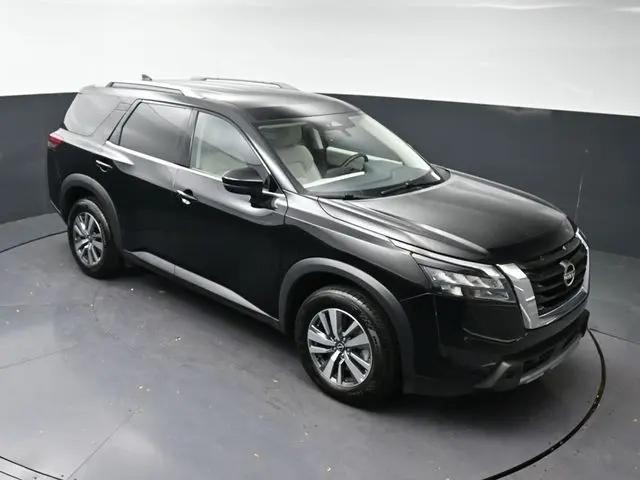 2025 Nissan Pathfinder SL FWD