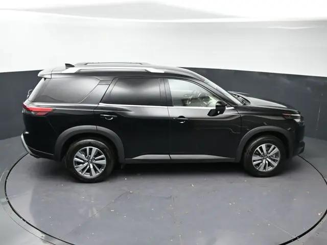 2025 Nissan Pathfinder SL FWD