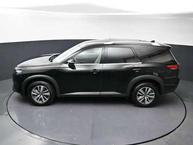2025 Nissan Pathfinder SL FWD