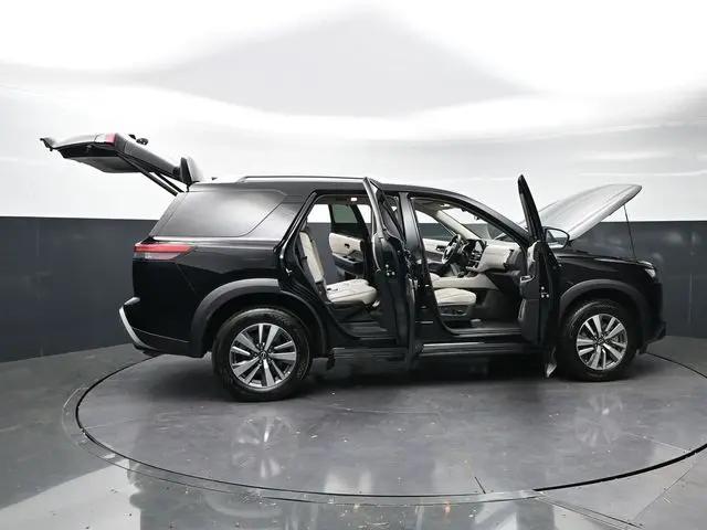 2025 Nissan Pathfinder SL FWD