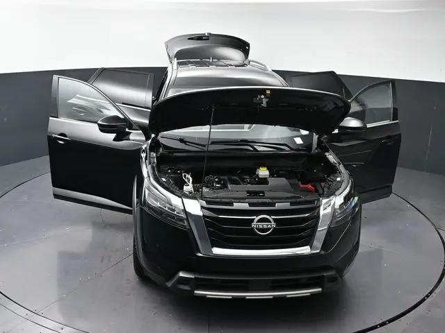2025 Nissan Pathfinder SL FWD