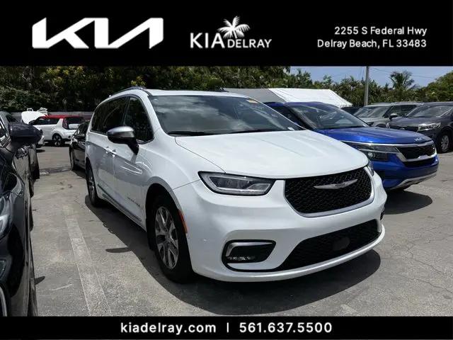 2023 Chrysler Pacifica Hybrid Pinnacle for sale in Delray Beach, FL