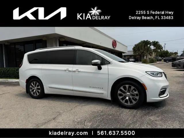 2023 Chrysler Pacifica Hybrid Pinnacle for sale in Delray Beach, FL