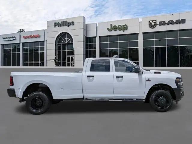 2026 Ram 3500 Tradesman Crew Cab 4x4 8 Box