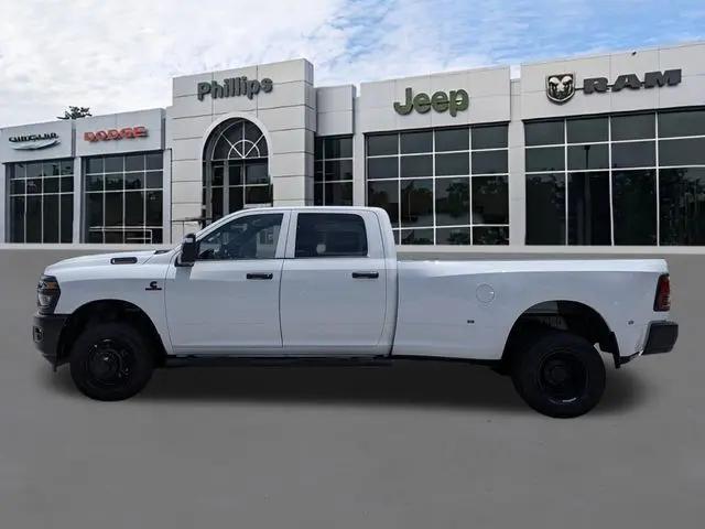 2026 Ram 3500 Tradesman Crew Cab 4x4 8 Box