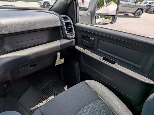 2026 Ram 3500 Tradesman Crew Cab 4x4 8 Box