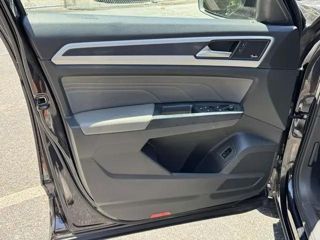 2023 Volkswagen Atlas Cross Sport 3.6L V6 SEL Premium R-Line