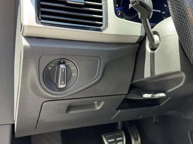 2023 Volkswagen Atlas Cross Sport 3.6L V6 SEL Premium R-Line
